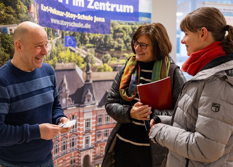 Auch Berufsbildende Schulen zeigten mit Ständen auf der Messe ihr Profil. Hier im Bild der Stand der Karl-Volkmar-Stoy Schule.