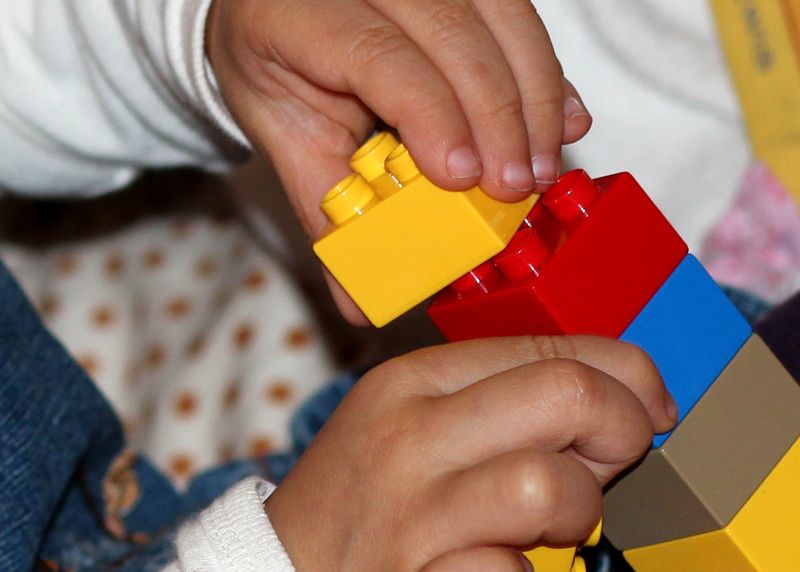 Alle UKJ-Beschäftigten können ihre Kinder im Alter von 4 Monaten bis zum Schuleintritt in der Kita anmelden.