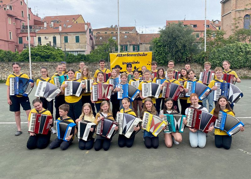 Das Akkordeonorchester „Ungezähmte Tastentiger“ der Jenaer Musikschule-Fröhlich.